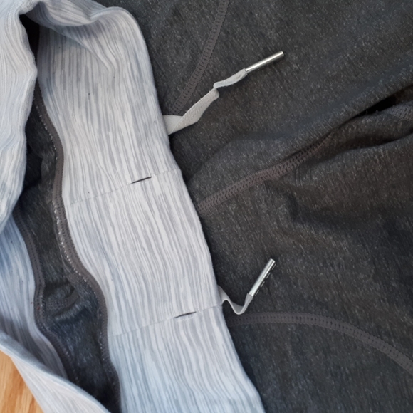 Lululemon cropped wide leg pant - Picture 3 of 4